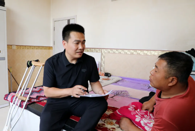 “陕西省残疾人工作先进个人”豆雷飞：从“残缺”中开出花